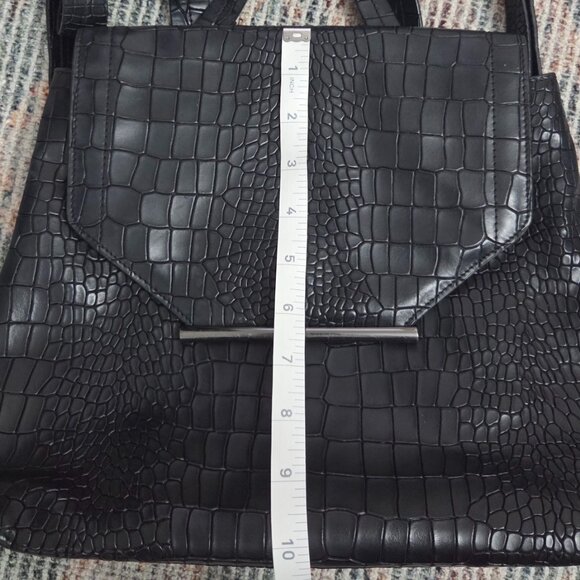 H Halston Women's Black Croc Embossed Backpack Handbag - Picture 10 of 12